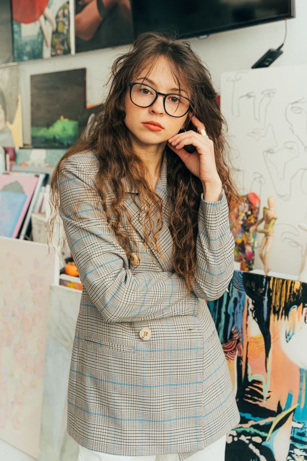 Portrét lektora Mgr. art. Zuzana Kováčová, Pero – kurzy kaligrafie